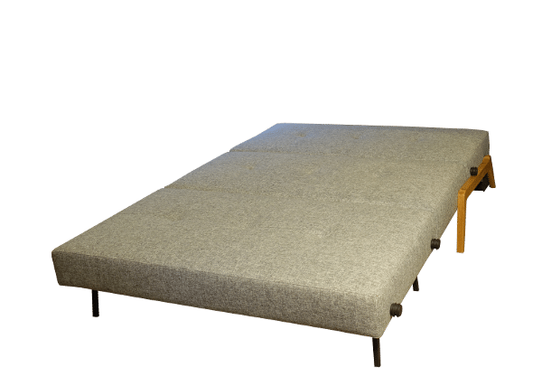 Sofa bed or sofa bed Cubed de Luxe 140x200 cm. with wooden legs as bed