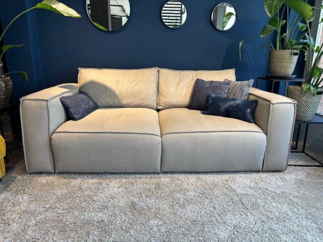 Showroommodel Slaapbank More In Leder